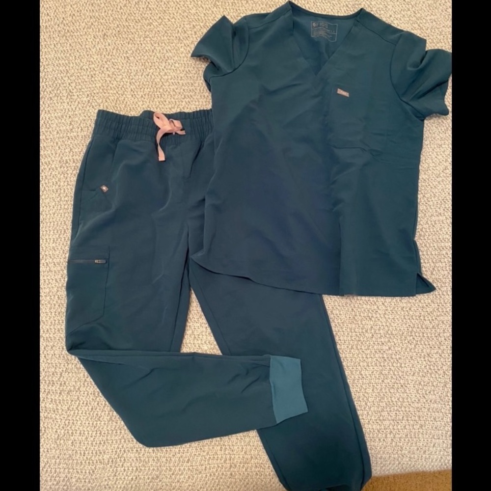 Figs Caribbean Blue scrub Set